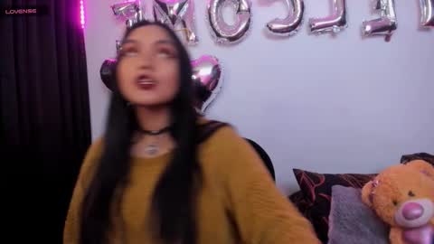 Snapshot of vero_jhonson chatting on 02-14-25, 10:14 karolina online show from 02-14-25, 10:14