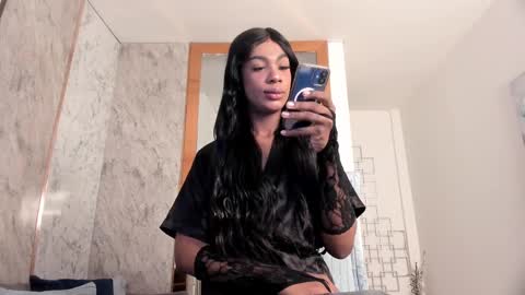 Snapshot of vero_lodge chatting on 03-11-25, 12:39 veronica online show from 03-11-25, 12:39