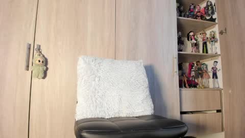 veronica lodge online show from 04-10-26, 12:10