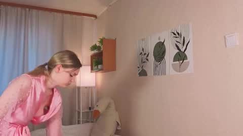 Snapshot of verocat chatting on 09-12-25, 04:12 Veronica online show from 09-12-25, 04:12