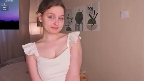 Snapshot of verocat chatting on 09-16-25, 06:25 Veronica online show from 09-16-25, 06:25