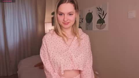 Snapshot of verocat chatting on 09-21-25, 06:26 Veronica online show from 09-21-25, 06:26