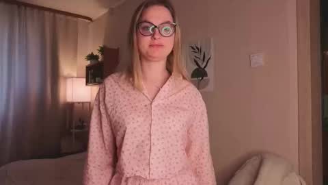 Snapshot of verocat chatting on 10-04-25, 05:16 Veronica online show from 10-04-25, 05:16