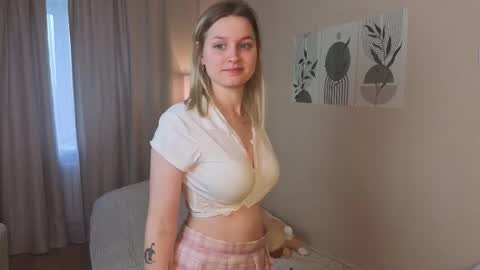 Snapshot of verocat chatting on 10-07-25, 10:34 Veronica online show from 10-07-25, 10:34