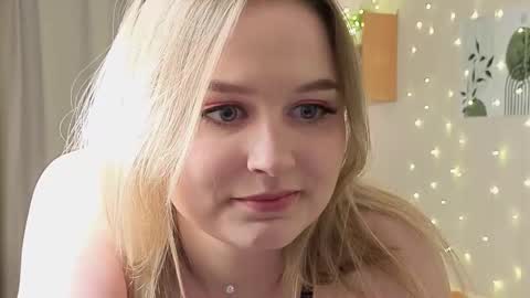 Snapshot of verocat chatting on 12-16-25, 08:14 Veronica online show from 12-16-25, 08:14