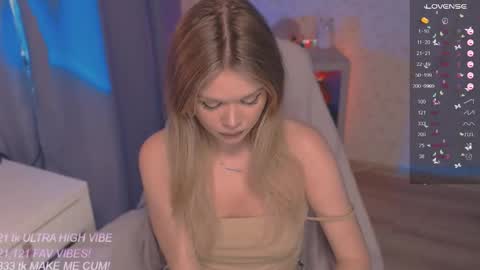 Tiffany online show from 09-15-25, 04:23