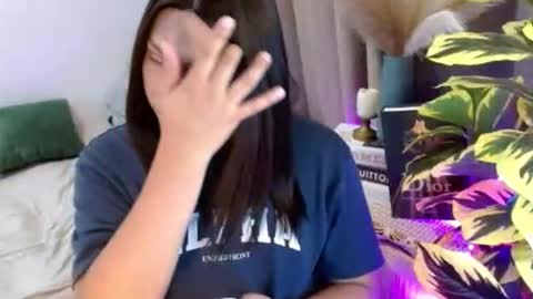 Snapshot of veronica_kate25 chatting on 10-21-25, 08:42 veronica_kate25 online show from 10-21-25, 08:42