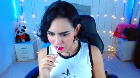 Snapshot of veronica_luar chatting on 10-21-25, 04:24 veronica_luar online show from 10-21-25, 04:24