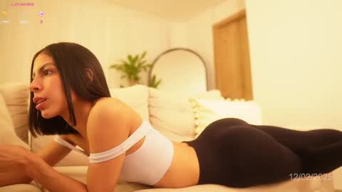 Veronica online show from 02-13-25, 01:19