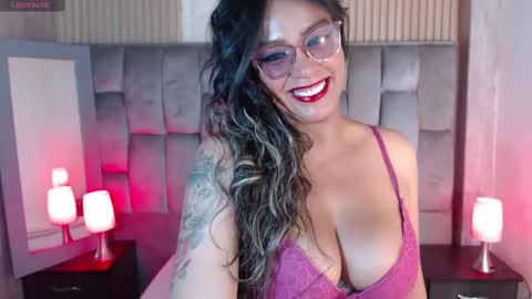 Snapshot of veronica_saenzz1 chatting on 02-21-25, 08:05 Vero online show from 02-21-25, 08:05