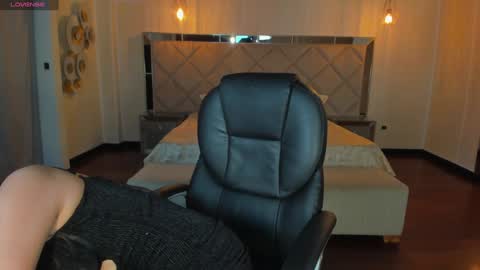 Snapshot of veronicacruz1 chatting on 02-01-25, 02:58 Vero online show from 02-01-25, 02:58