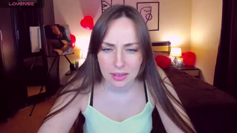 Snapshot of veronicafreman chatting on 02-15-25, 10:44 Veronica online show from 02-15-25, 10:44