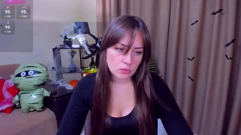 Snapshot of veronicafreman chatting on 10-25-25, 10:01 Veronica online show from 10-25-25, 10:01