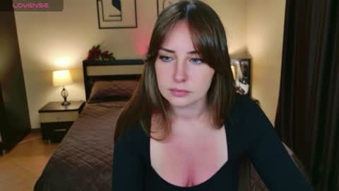 Snapshot of veronicafreman chatting on 06-14-26, 06:15 Veronica online show from 06-14-26, 06:15