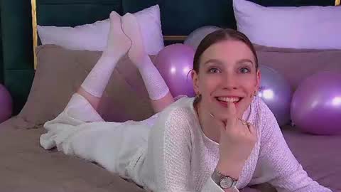 Snapshot of veronicavance chatting on 06-12-26, 06:40 Veronica online show from 06-12-26, 06:40