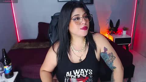 Snapshot of veronika_metalstar chatting on 01-25-25, 12:48 Miss Veronika online show from 01-25-25, 12:48