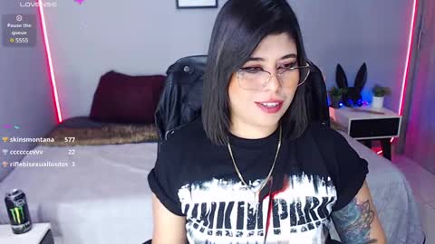 Snapshot of veronika_metalstar chatting on 02-15-25, 02:11 Miss Veronika online show from 02-15-25, 02:11