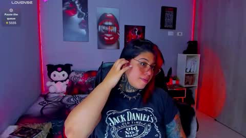 Snapshot of veronika_metalstar chatting on 10-16-25, 09:21 Miss Veronika online show from 10-16-25, 09:21