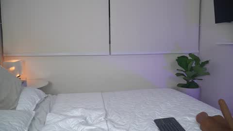  V A L  help me reach 100likes online show from 01-24-25, 03:00