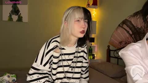 veryraretwins online show from 01-05-25, 10:40