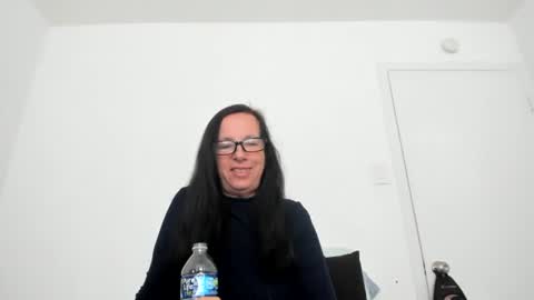 Snapshot of verysassypeachgoddess chatting on 06-04-26, 01:06 verysassypeachgoddess online show from 06-04-26, 01:06