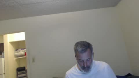 Snapshot of veryveryhairmanindenver chatting on 12-15-24, 01:13 hairy man online show from 12-15-24, 01:13