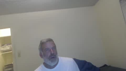 Snapshot of veryveryhairmanindenver chatting on 12-18-24, 01:15 hairy man online show from 12-18-24, 01:15