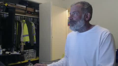 Snapshot of veryveryhairmanindenver chatting on 01-29-25, 12:54 hairy man online show from 01-29-25, 12:54