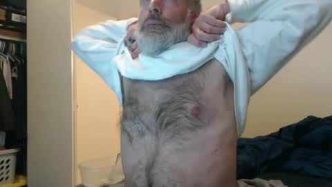 Snapshot of veryveryhairmanindenver chatting on 02-21-25, 01:00 hairy man online show from 02-21-25, 01:00