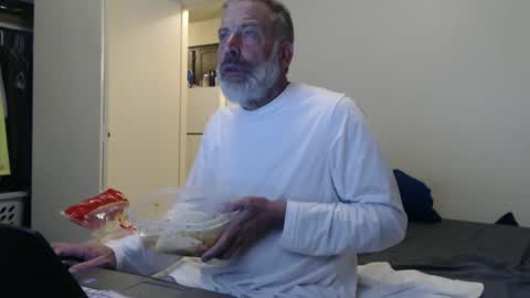 Snapshot of veryveryhairmanindenver chatting on 03-08-25, 01:06 hairy man online show from 03-08-25, 01:06