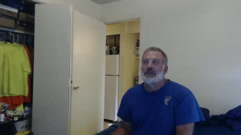 Snapshot of veryveryhairmanindenver chatting on 09-12-25, 12:00 hairy man online show from 09-12-25, 12:00