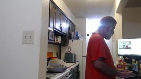 Snapshot of veryveryhairmanindenver chatting on 09-27-25, 12:04 hairy man online show from 09-27-25, 12:04