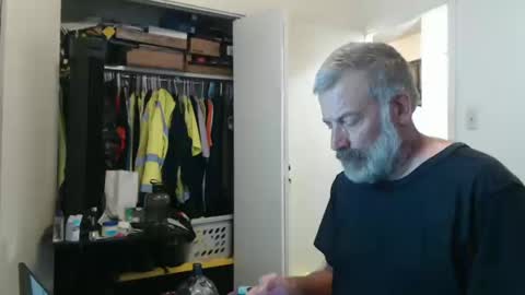 Snapshot of veryveryhairmanindenver chatting on 10-16-25, 12:00 hairy man online show from 10-16-25, 12:00