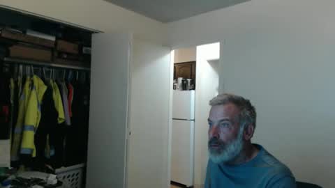 Snapshot of veryveryhairmanindenver chatting on 10-18-25, 12:13 hairy man online show from 10-18-25, 12:13