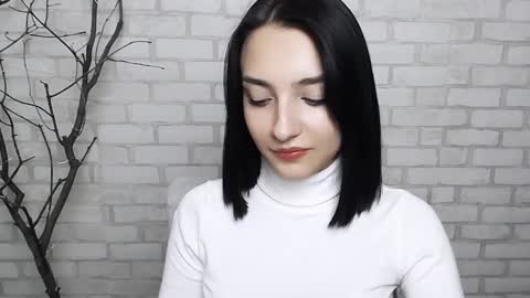 Snapshot of veryveryshygirl chatting on 01-06-25, 01:19 Ana online show from 01-06-25, 01:19