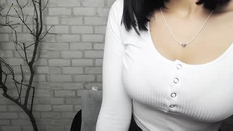 Snapshot of veryveryshygirl chatting on 01-23-25, 11:37 Ana online show from 01-23-25, 11:37