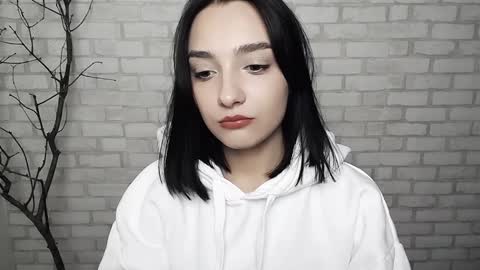 Snapshot of veryveryshygirl chatting on 02-06-25, 08:39 Ana online show from 02-06-25, 08:39