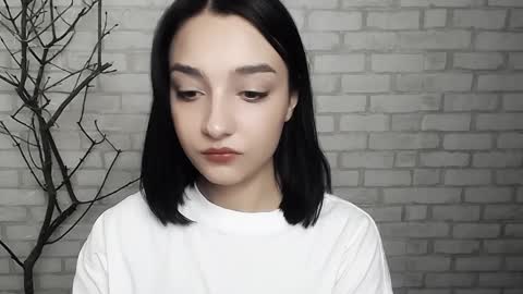 Snapshot of veryveryshygirl chatting on 02-08-25, 12:28 Ana online show from 02-08-25, 12:28