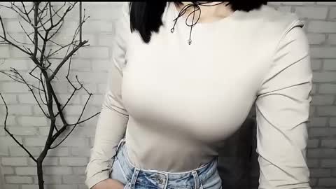 Snapshot of veryveryshygirl chatting on 02-11-25, 11:32 Ana online show from 02-11-25, 11:32