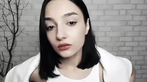 Snapshot of veryveryshygirl chatting on 02-20-25, 07:01 Ana online show from 02-20-25, 07:01