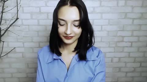 Snapshot of veryveryshygirl chatting on 02-27-25, 02:10 Ana online show from 02-27-25, 02:10