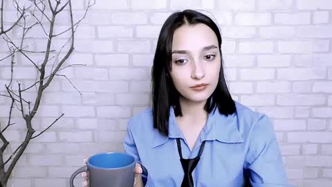 Snapshot of veryveryshygirl chatting on 03-08-25, 02:40 Ana online show from 03-08-25, 02:40