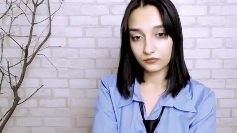 Snapshot of veryveryshygirl chatting on 03-08-25, 05:43 Ana online show from 03-08-25, 05:43