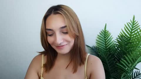 Snapshot of veryveryshygirl chatting on 09-09-25, 12:59 Ana online show from 09-09-25, 12:59