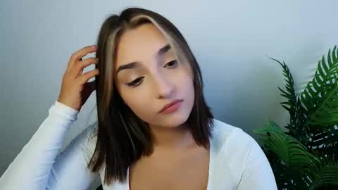 Snapshot of veryveryshygirl chatting on 10-16-25, 06:14 Ana online show from 10-16-25, 06:14