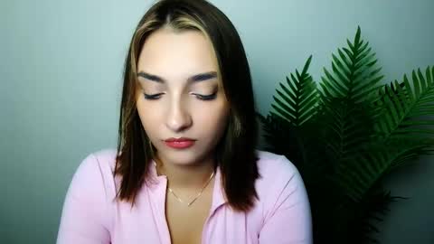 Snapshot of veryveryshygirl chatting on 11-10-25, 05:23 Ana online show from 11-10-25, 05:23