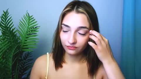 Snapshot of veryveryshygirl chatting on 11-15-25, 06:55 Ana online show from 11-15-25, 06:55