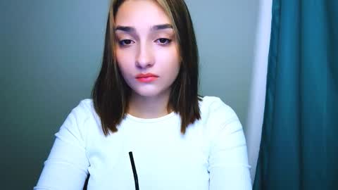 Snapshot of veryveryshygirl chatting on 11-17-25, 01:17 Ana online show from 11-17-25, 01:17