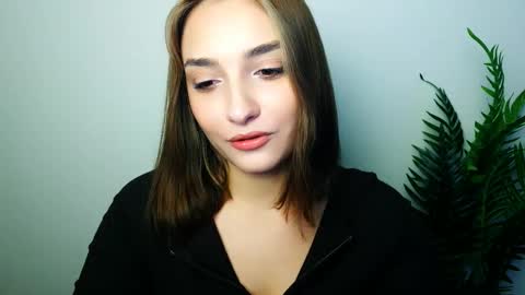 Snapshot of veryveryshygirl chatting on 12-02-25, 06:19 Ana online show from 12-02-25, 06:19