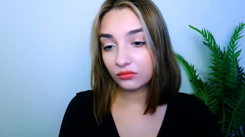 Snapshot of veryveryshygirl chatting on 12-23-25, 07:17 Ana online show from 12-23-25, 07:17